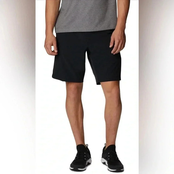 Men’s Columbia Eaglecrest Shorts Black Size 42 10” inseam EUC - Picture 1 of 9